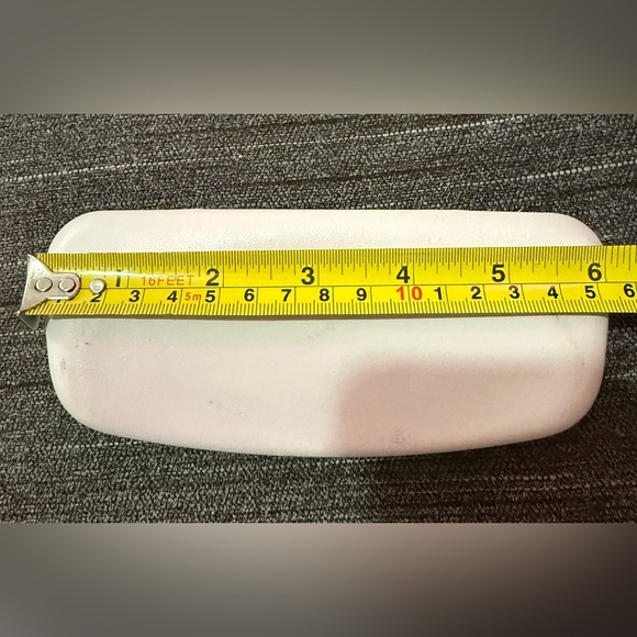 D&G Cream Eyewear Case - Picture 4 of 4